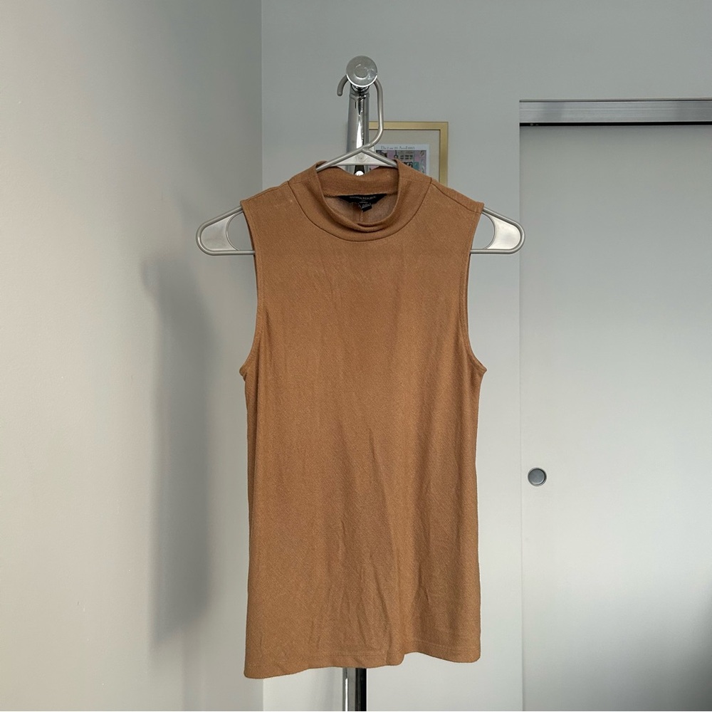 Banana Republic sleeveless mock neck top